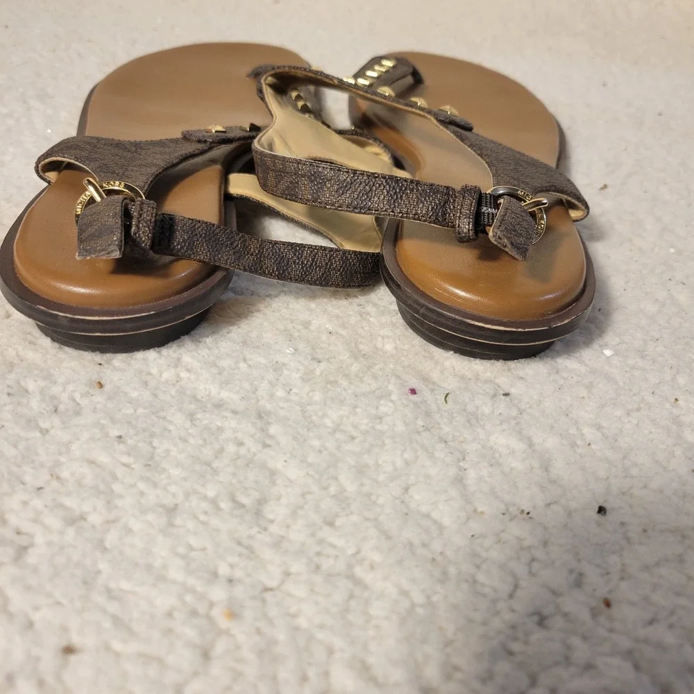 Michael Kors Women's 11M Studded Thong Sandals Brown Gold‎ Logo Strap Flat...